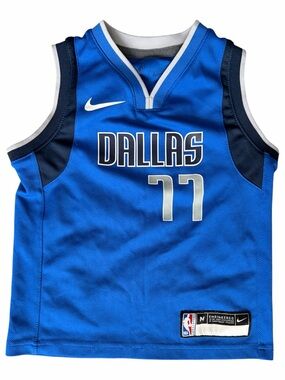 Nike Luka Dončić #77 Dallas Mavericks Youth Medium Blue NBA Swingman Jersey